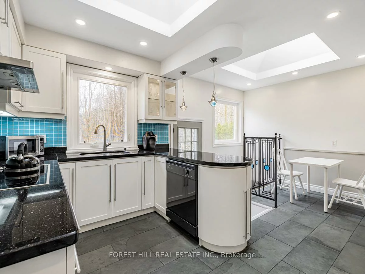 137, Citation, Bayview Village, Toronto