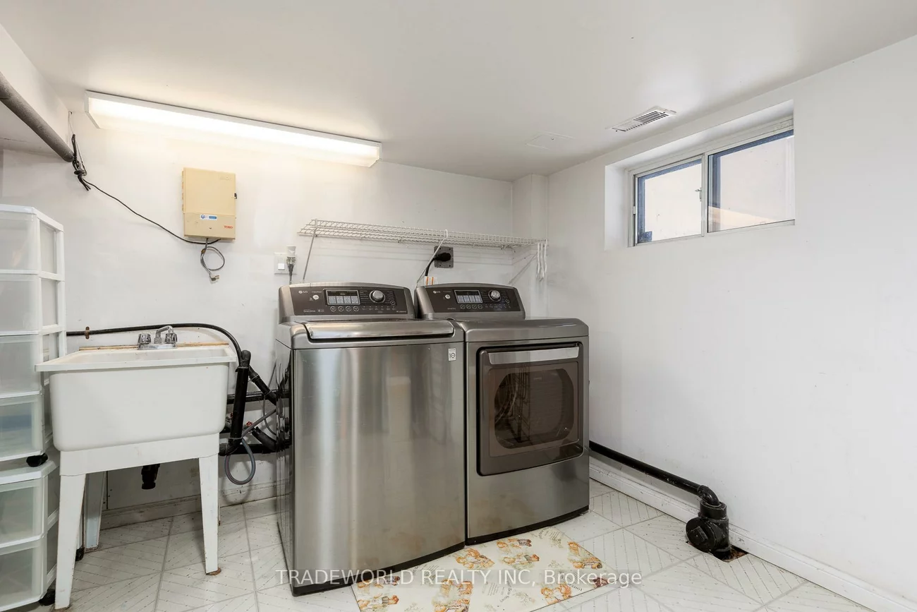 36, Banff, Mount Pleasant East, Toronto