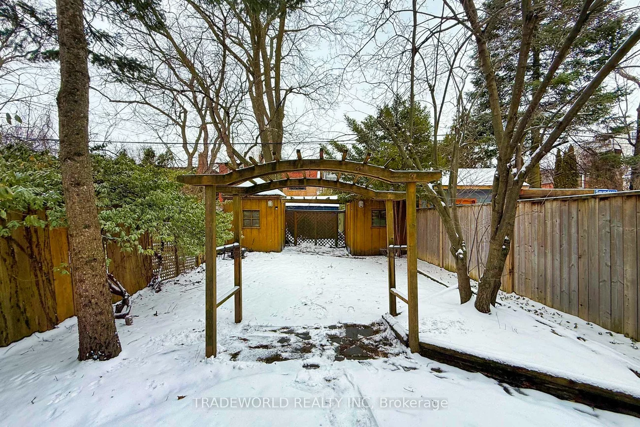 36, Banff, Mount Pleasant East, Toronto