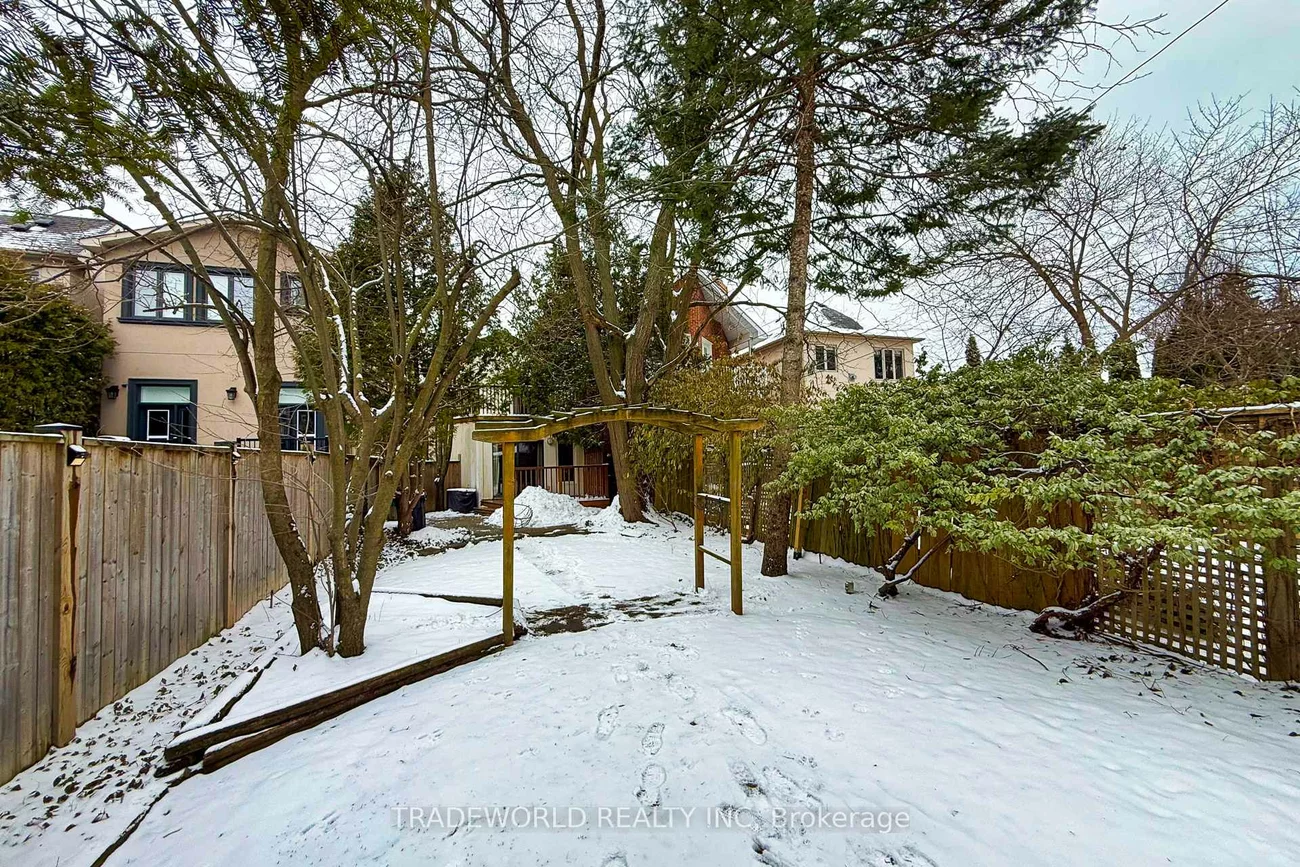 36, Banff, Mount Pleasant East, Toronto
