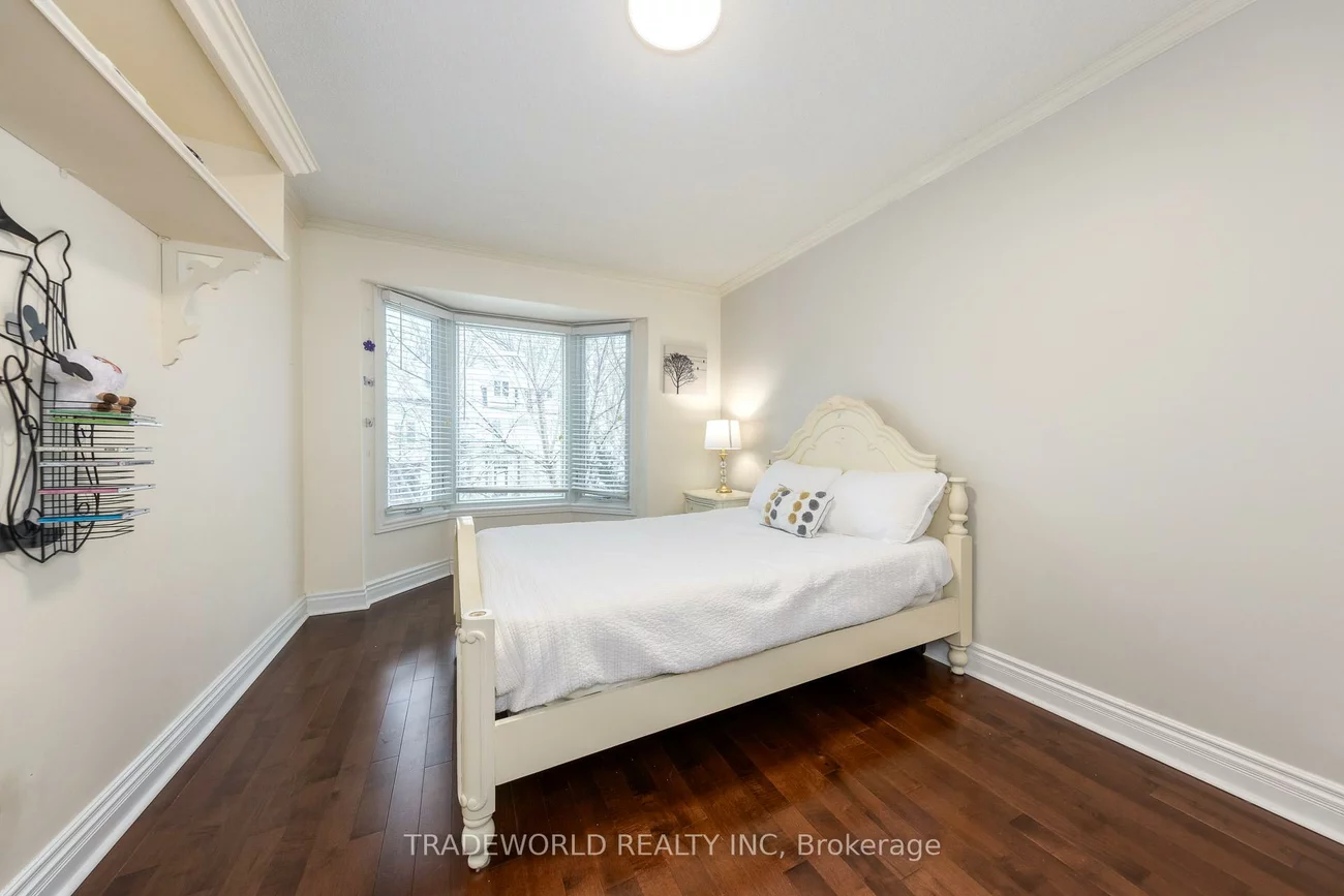 36, Banff, Mount Pleasant East, Toronto