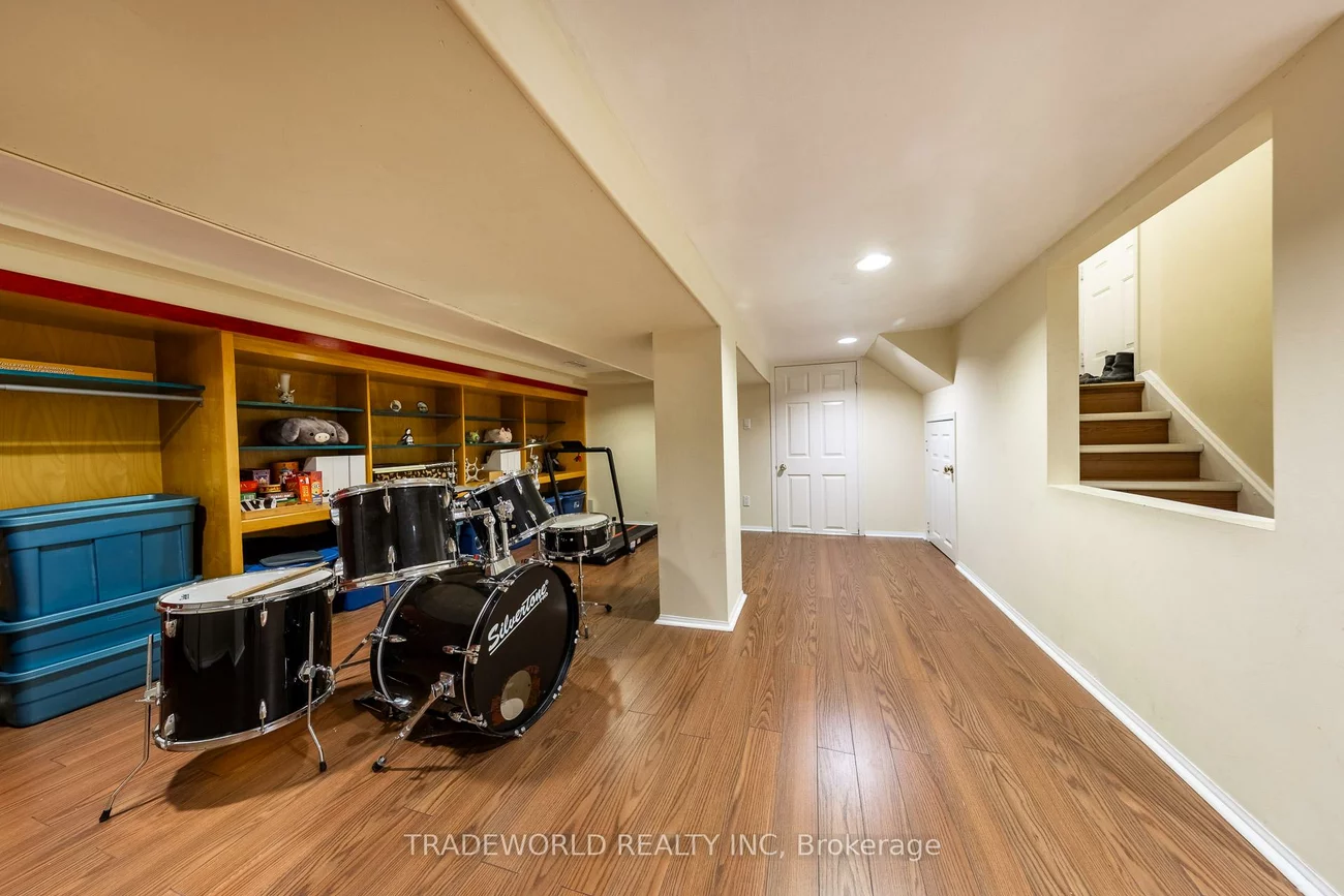 36, Banff, Mount Pleasant East, Toronto