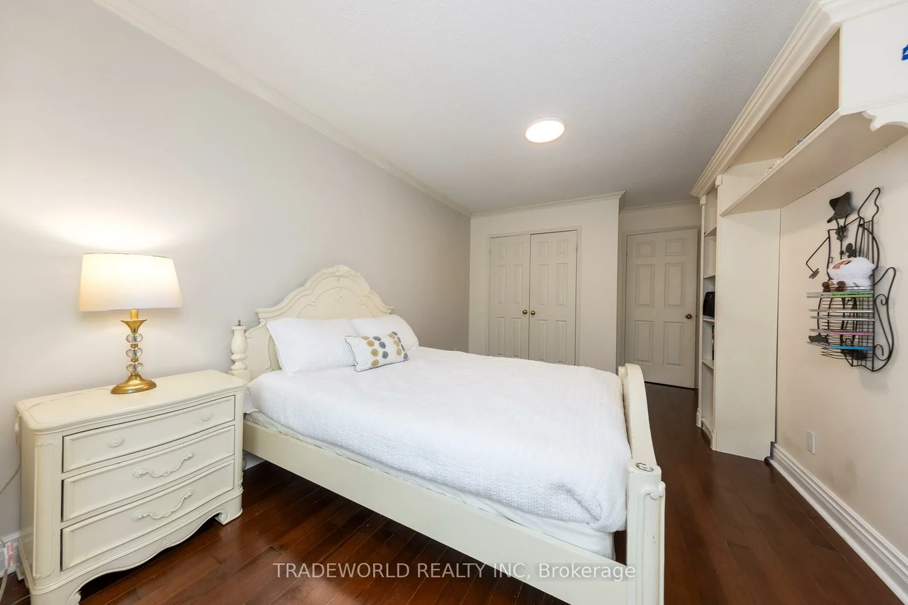 36, Banff, Mount Pleasant East, Toronto