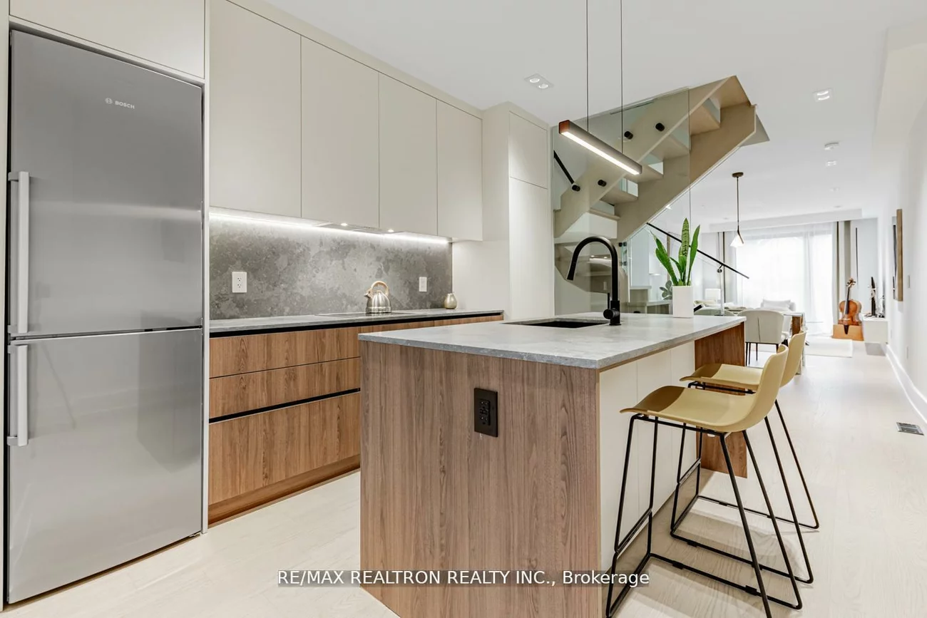 673, Crawford, Palmerston-Little Italy, Toronto