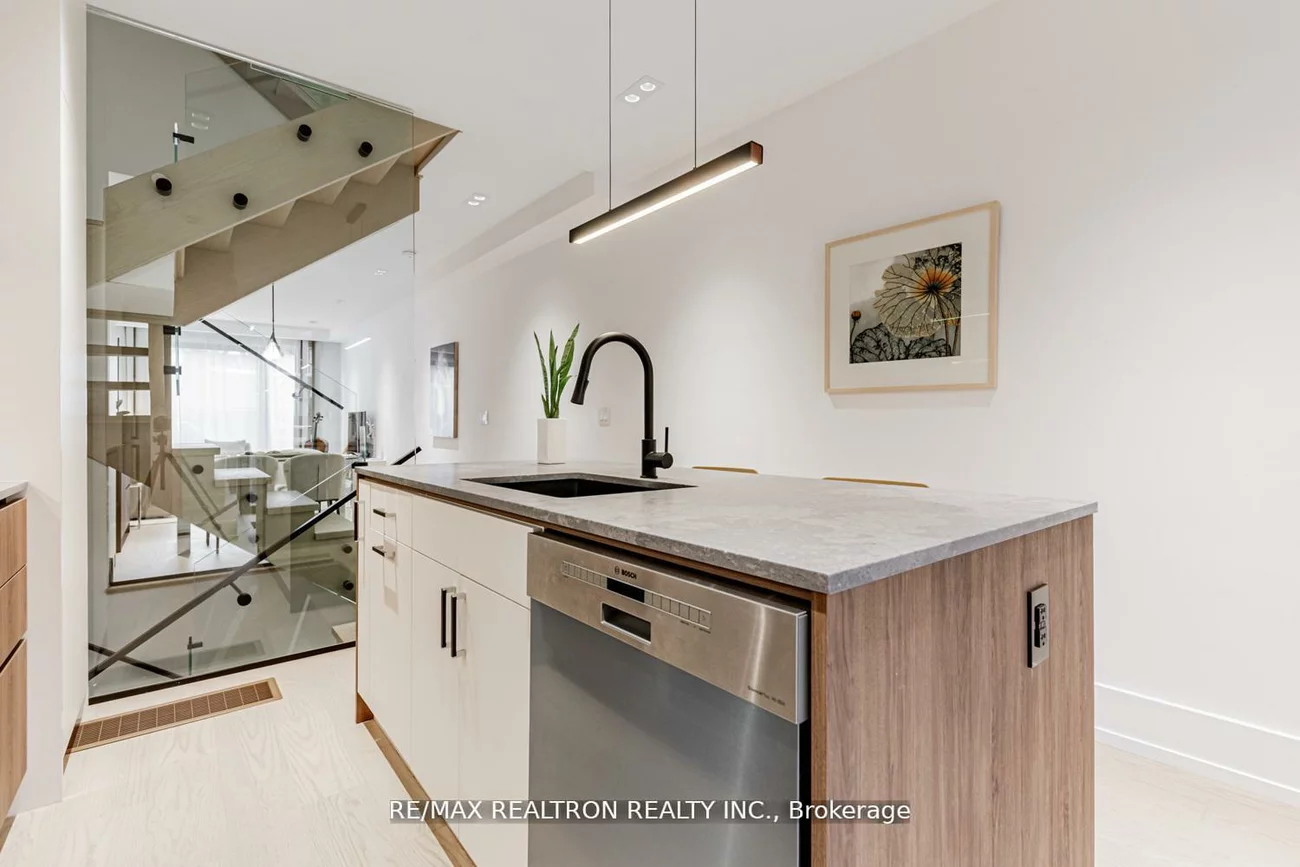 673, Crawford, Palmerston-Little Italy, Toronto