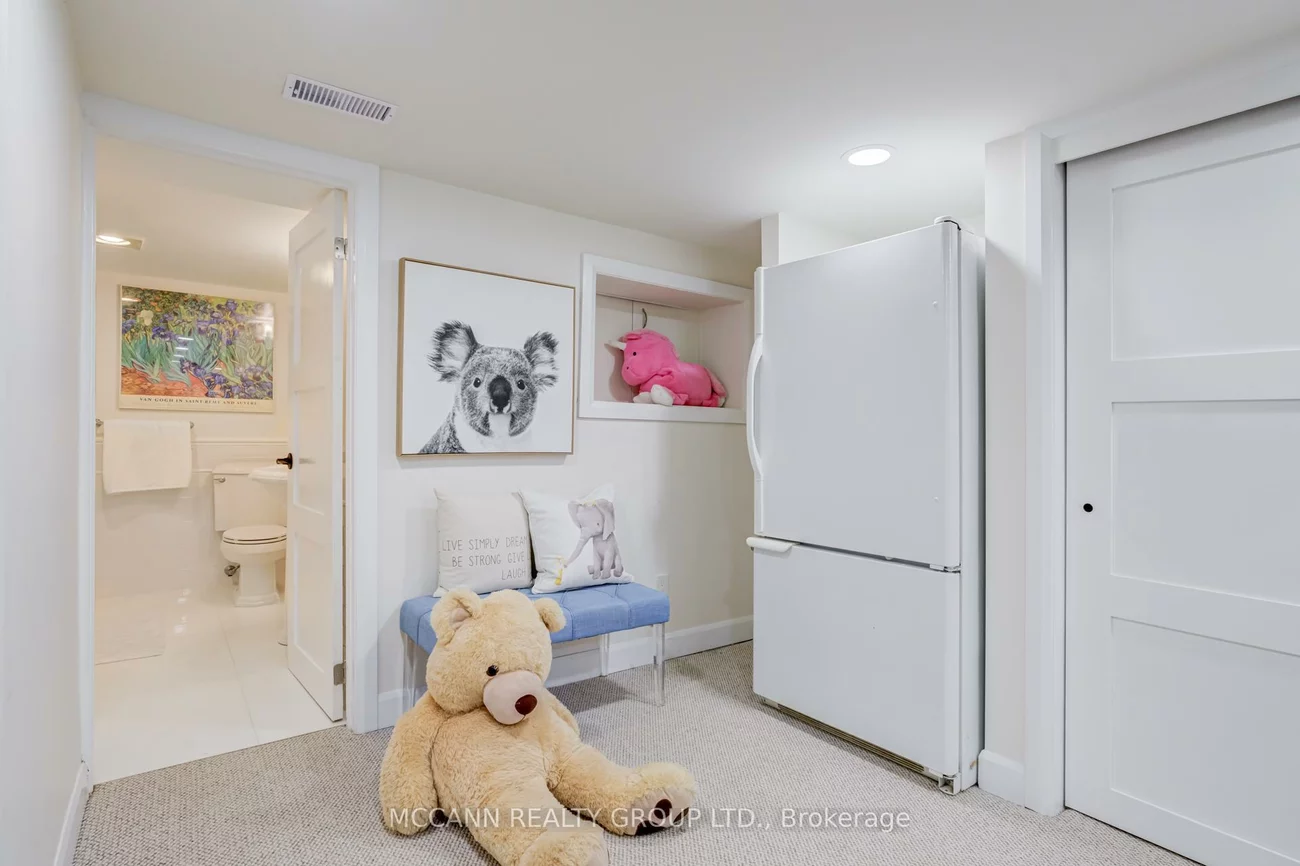 81, Wanless, Lawrence Park North, Toronto