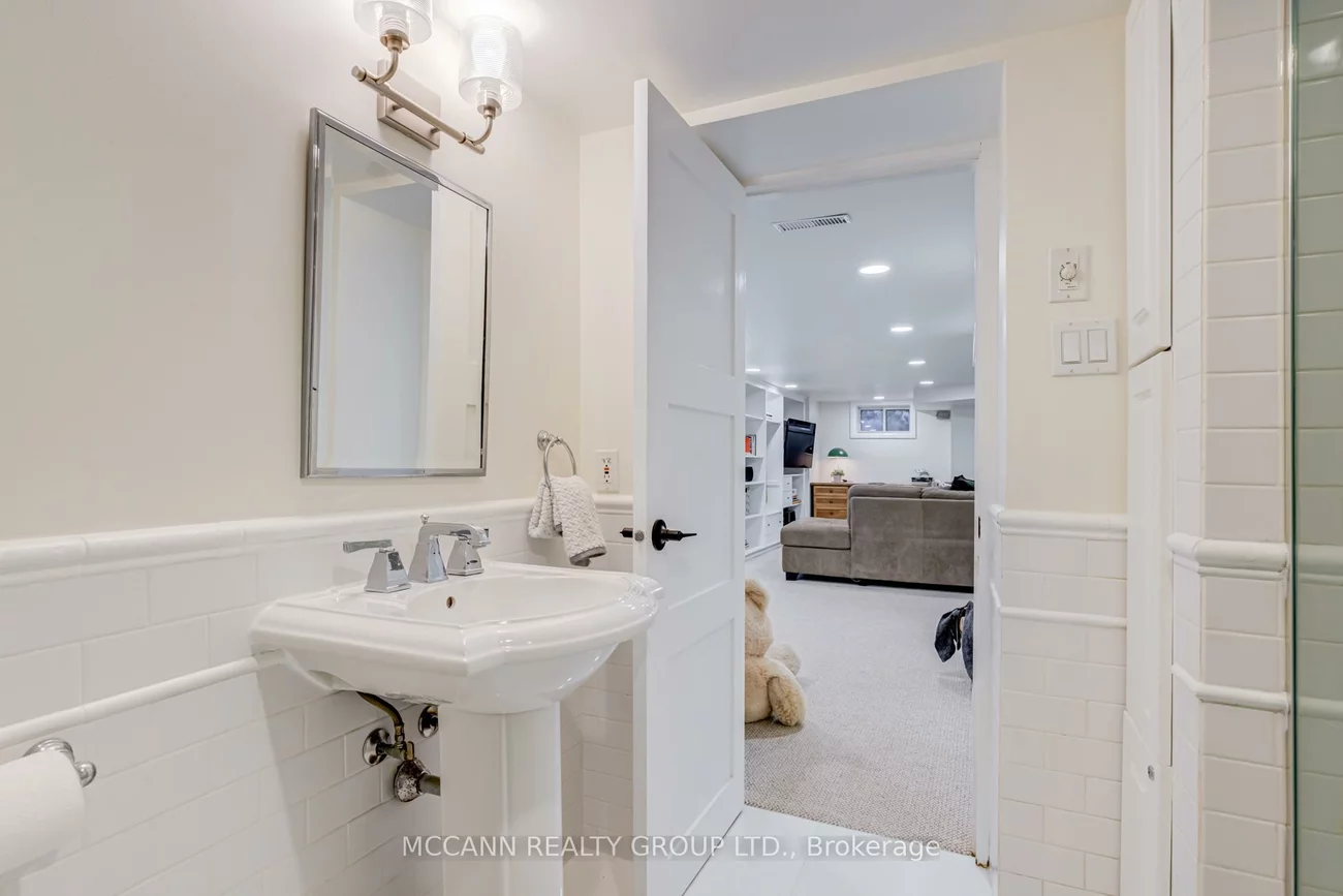 81, Wanless, Lawrence Park North, Toronto