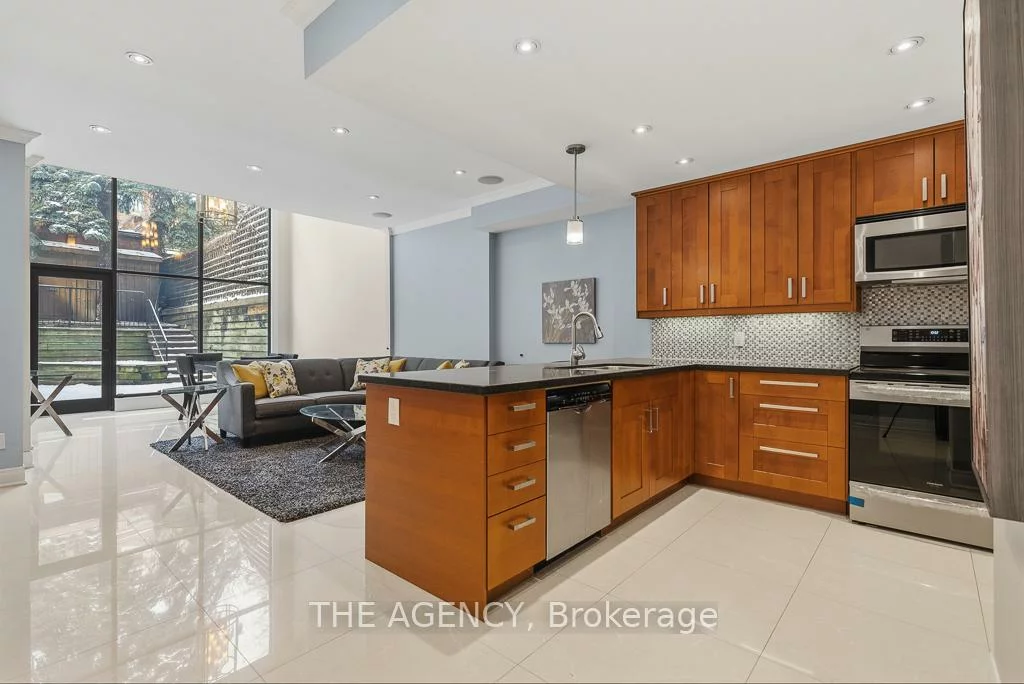 116, Hazelton, Annex, Toronto