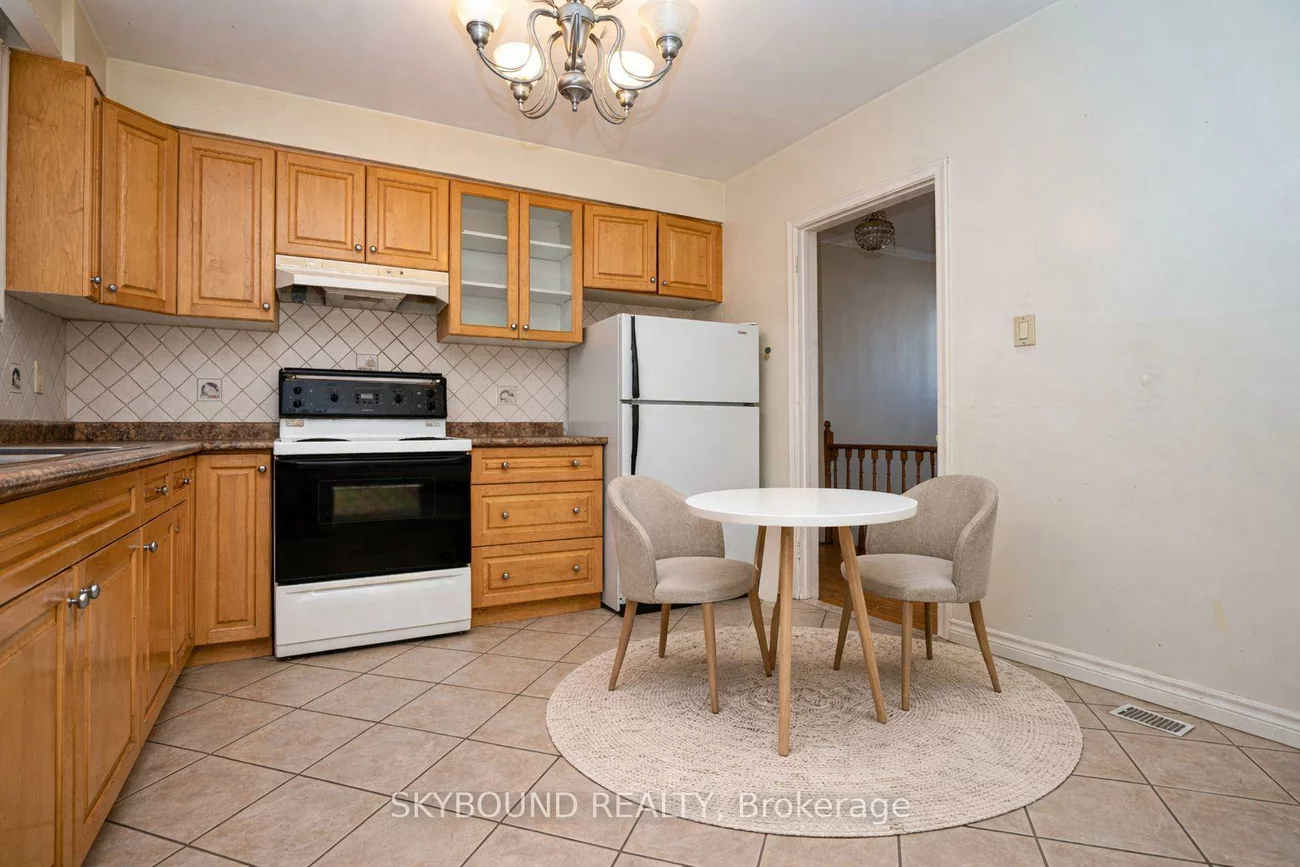 9, Caronport, Parkwoods-Donalda, Toronto