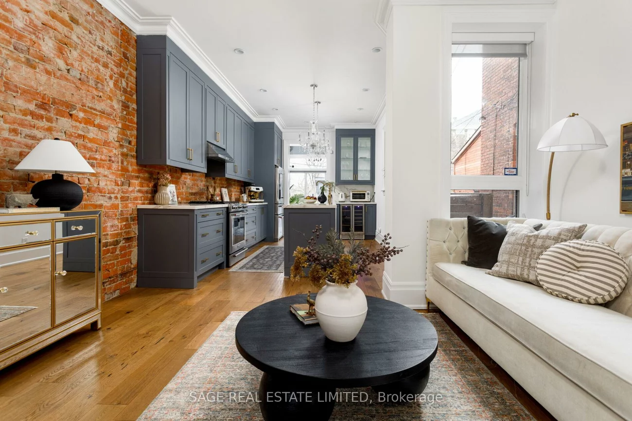 221, Crawford, Trinity-Bellwoods, Toronto