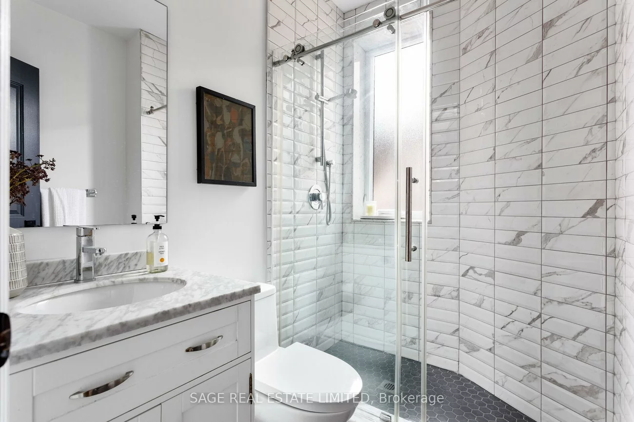 221, Crawford, Trinity-Bellwoods, Toronto