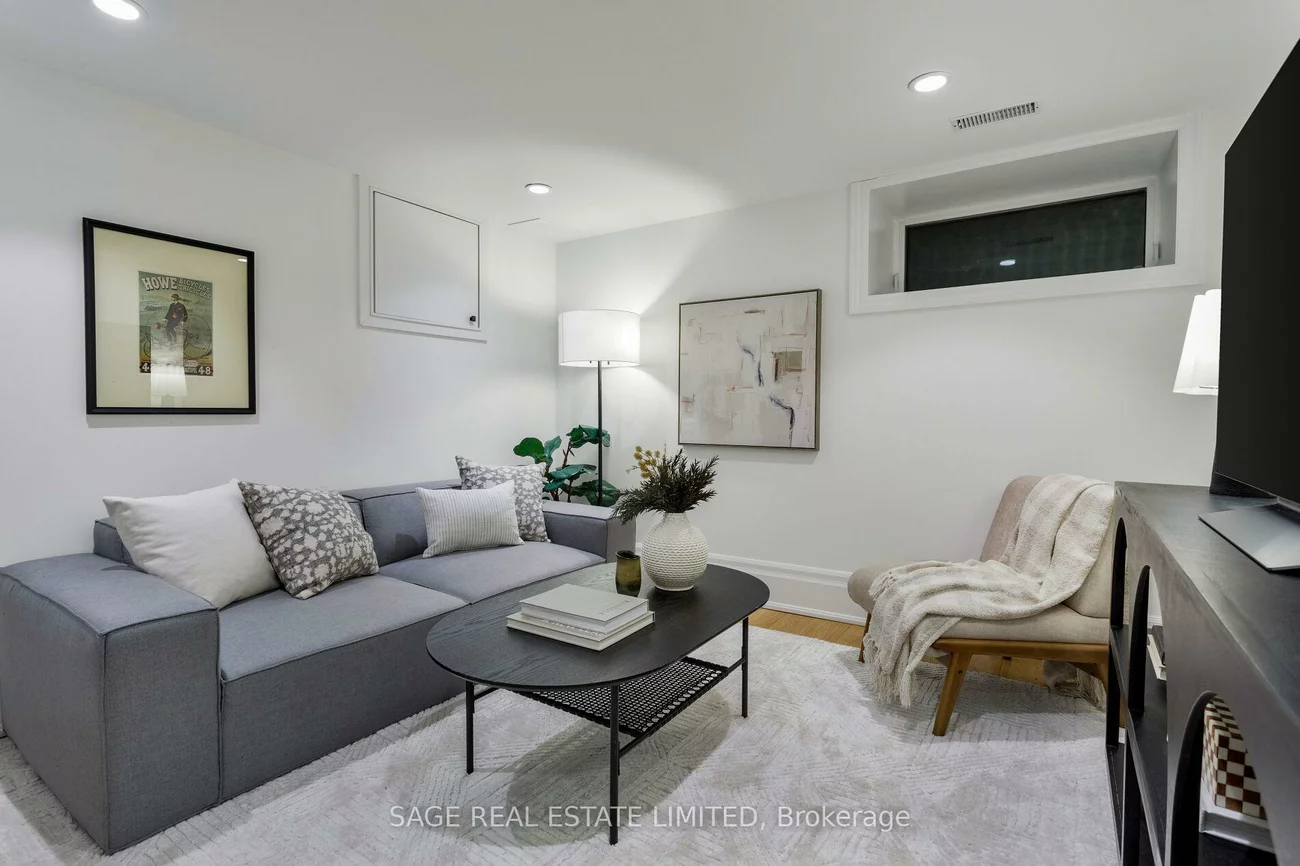 221, Crawford, Trinity-Bellwoods, Toronto