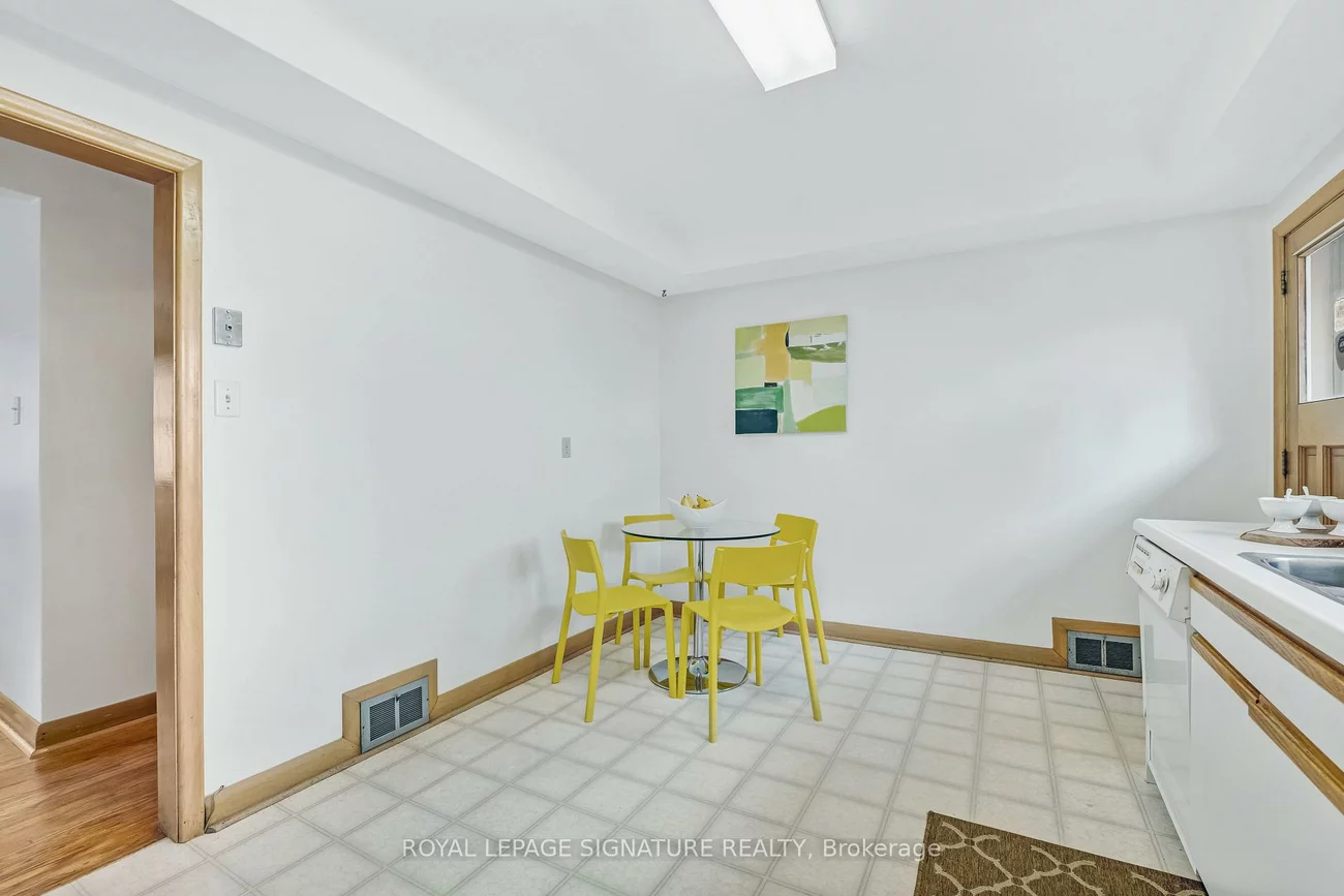 186, Burbank, Bayview Village, Toronto