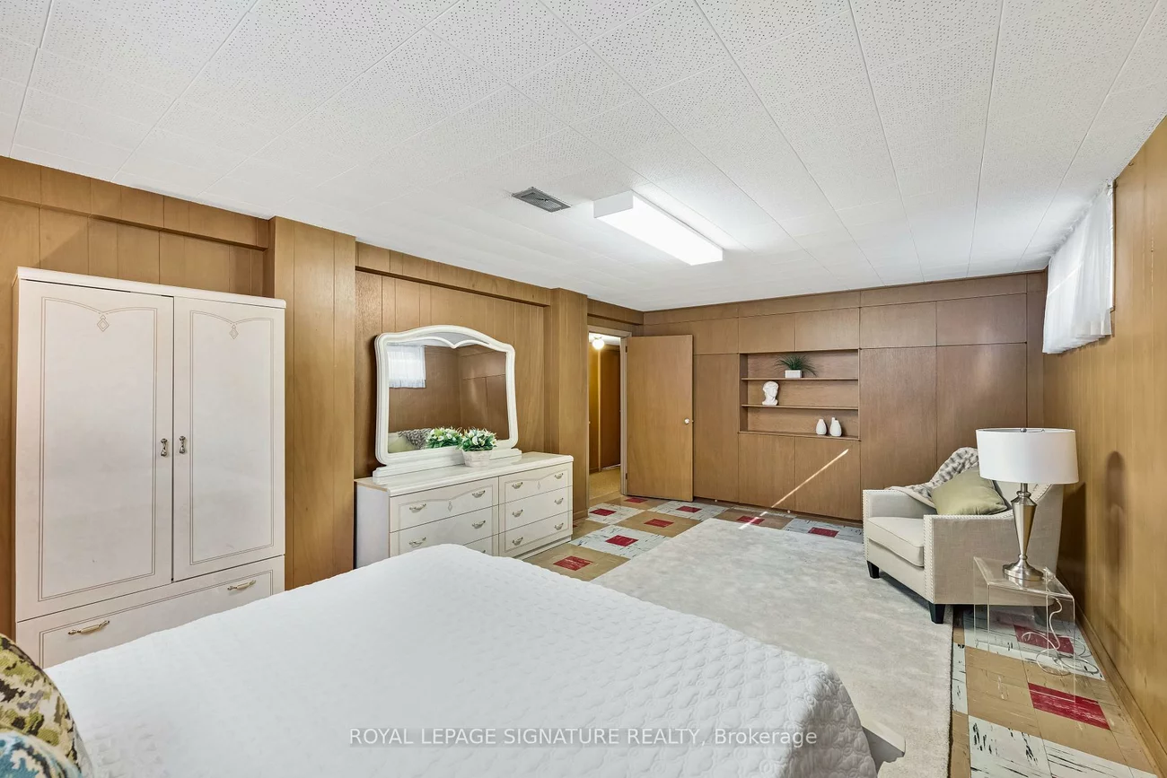 186, Burbank, Bayview Village, Toronto