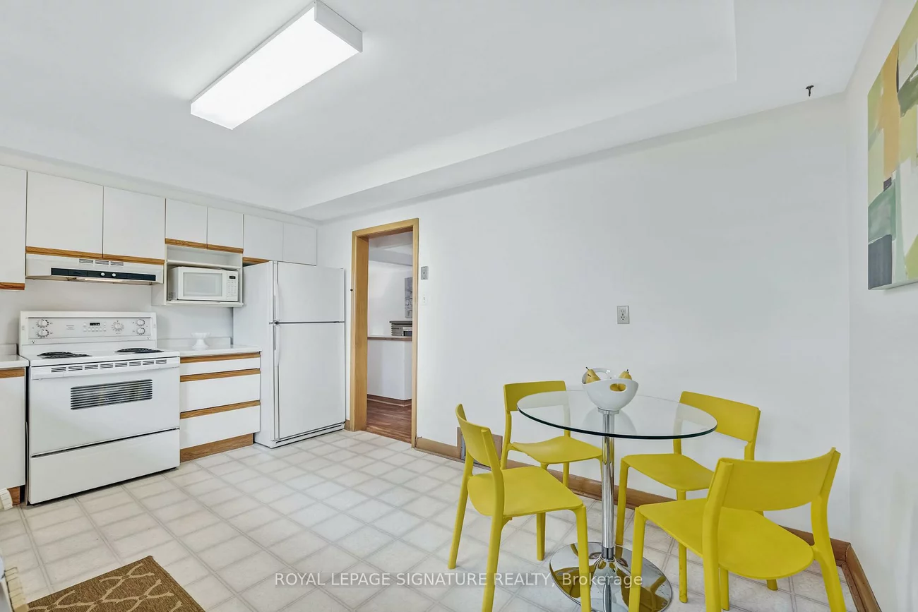 186, Burbank, Bayview Village, Toronto