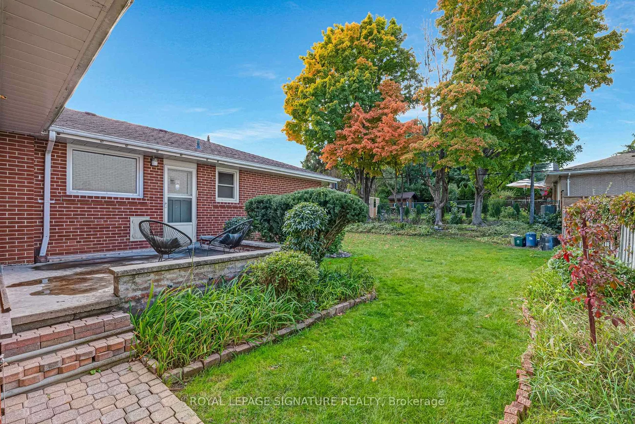 186, Burbank, Bayview Village, Toronto