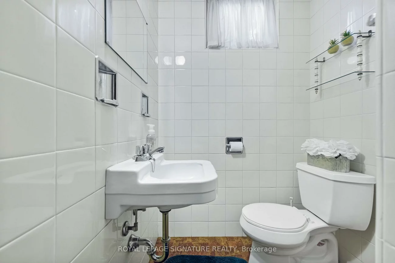 186, Burbank, Bayview Village, Toronto