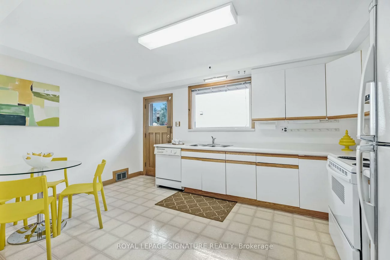 186, Burbank, Bayview Village, Toronto