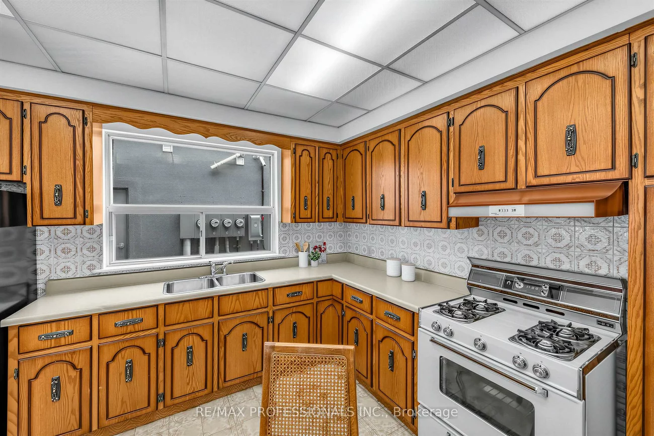 164, Markham, Trinity-Bellwoods, Toronto