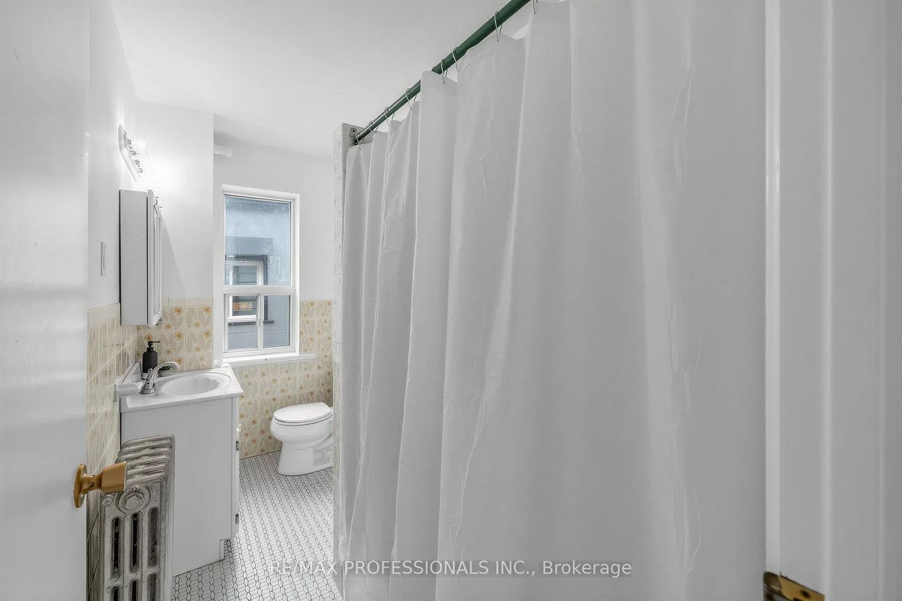 164, Markham, Trinity-Bellwoods, Toronto