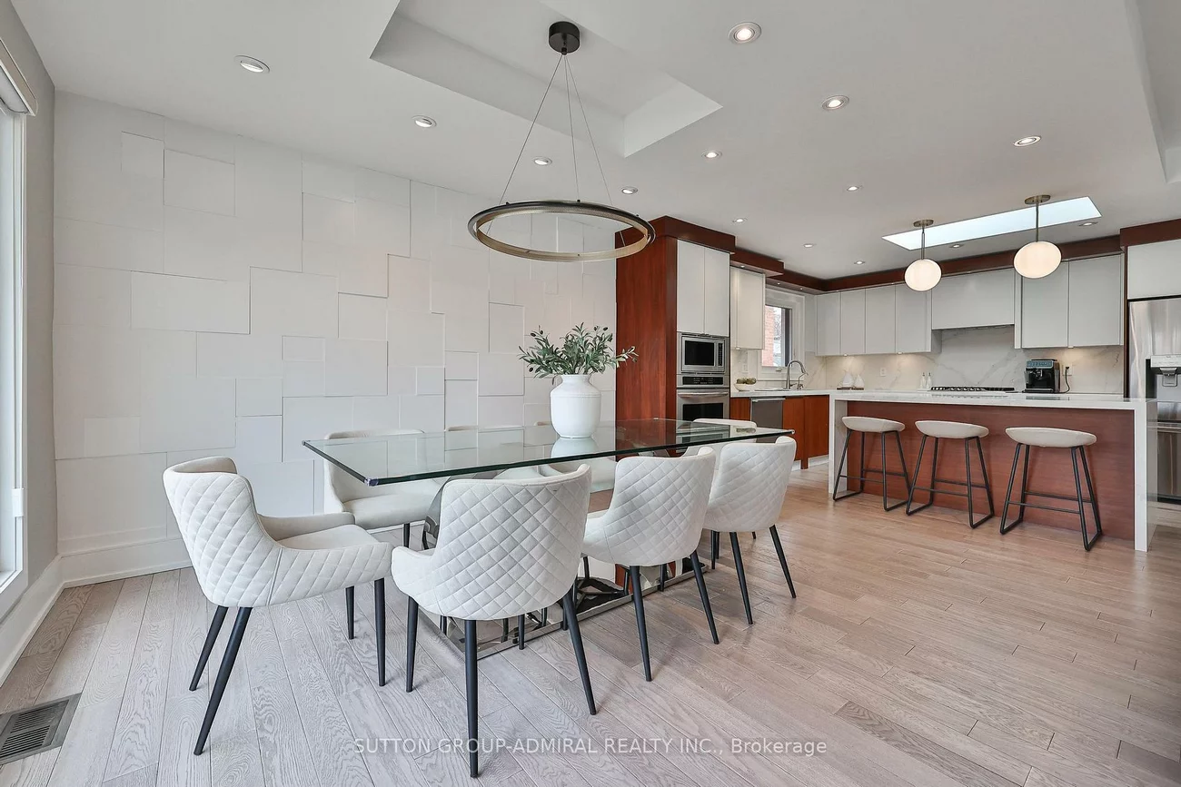 29, Acton, Bathurst Manor, Toronto