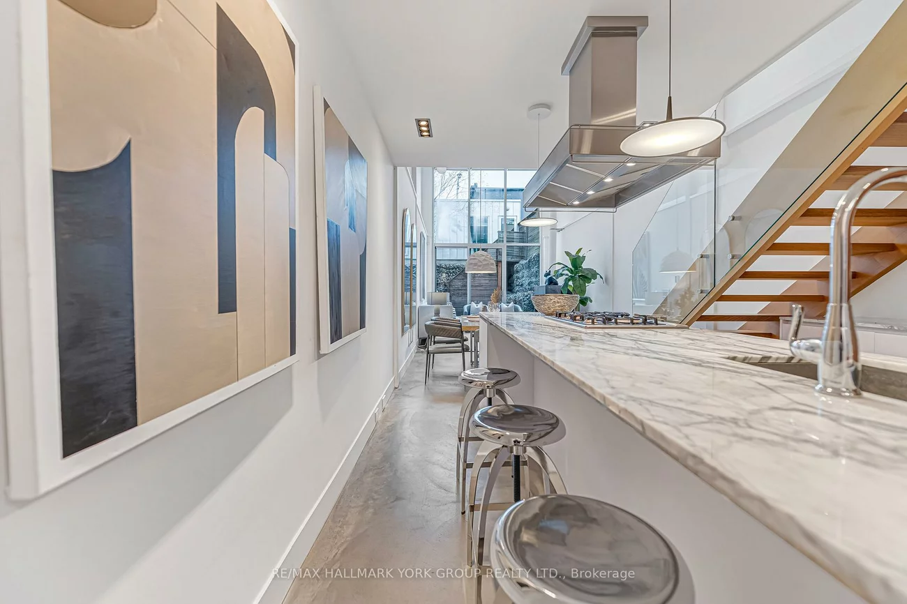 840, Richmond, Trinity-Bellwoods, Toronto