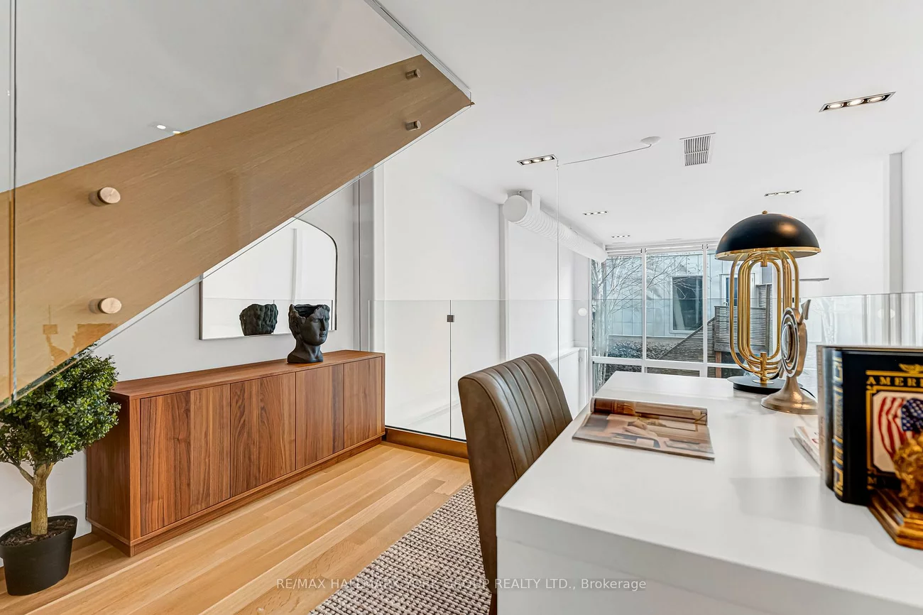 840, Richmond, Trinity-Bellwoods, Toronto