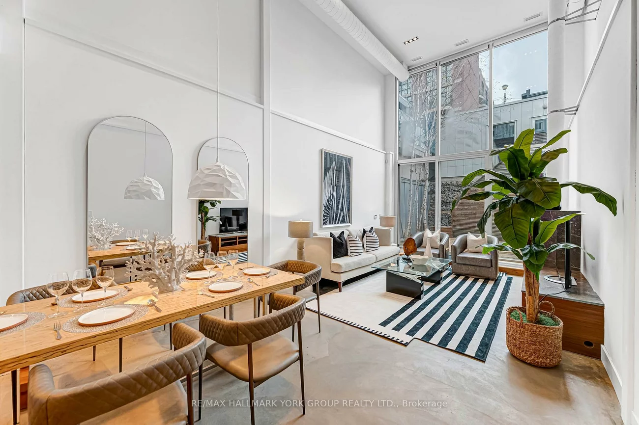 840, Richmond, Trinity-Bellwoods, Toronto