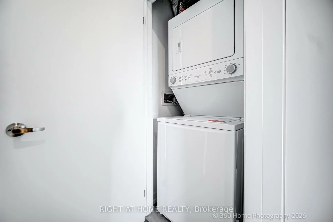 1, Case Ootes, Victoria Village, Toronto