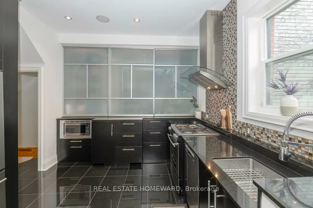 136, Spruce, Cabbagetown-South St. James Town, Toronto