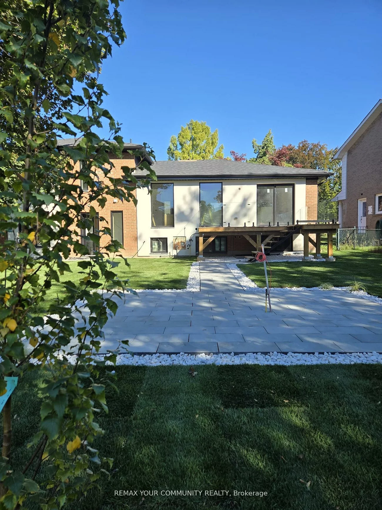 35, Geraldton, Bayview Village, Toronto
