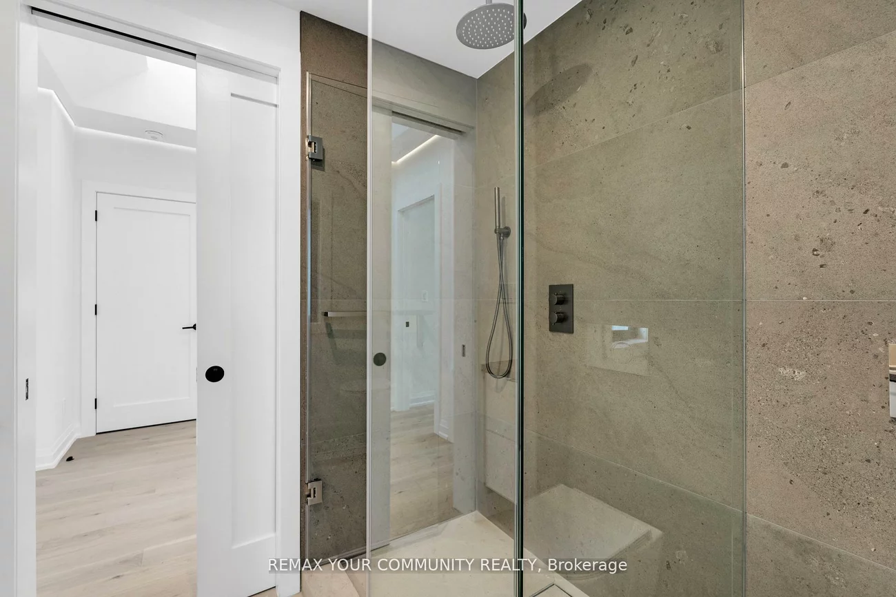 35, Geraldton, Bayview Village, Toronto