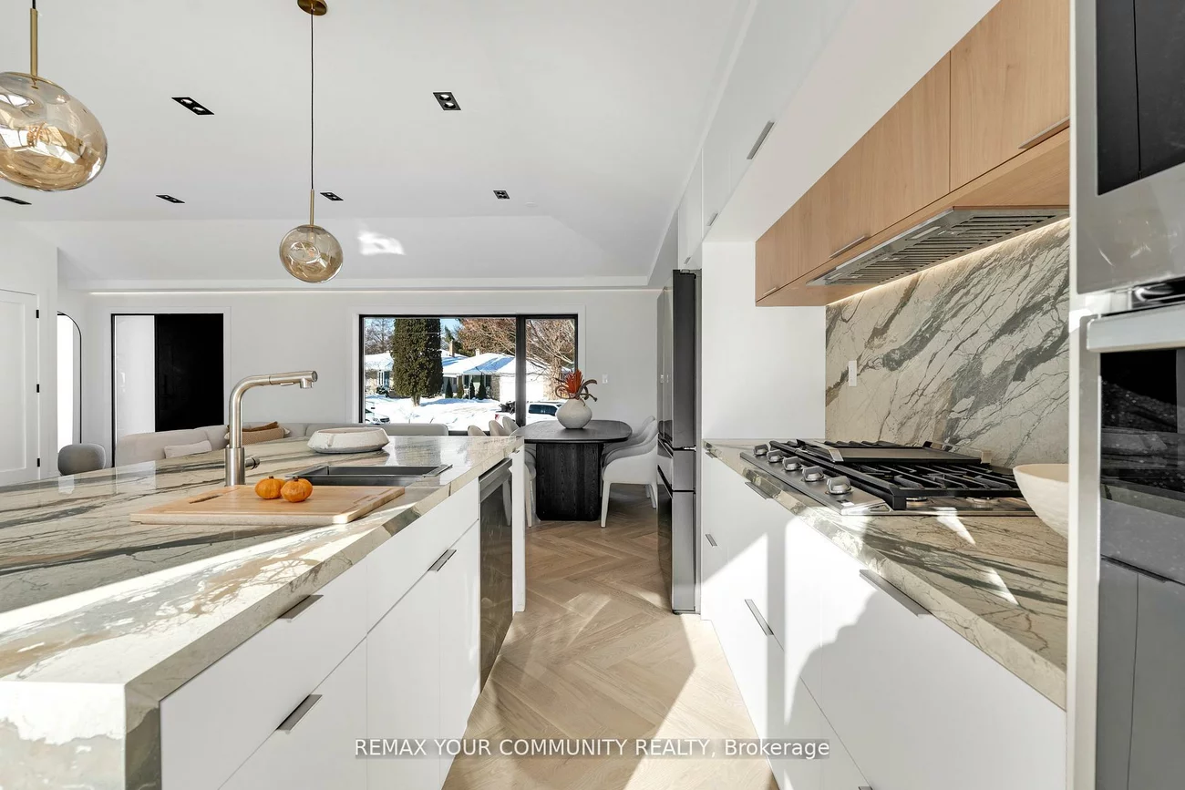 35, Geraldton, Bayview Village, Toronto