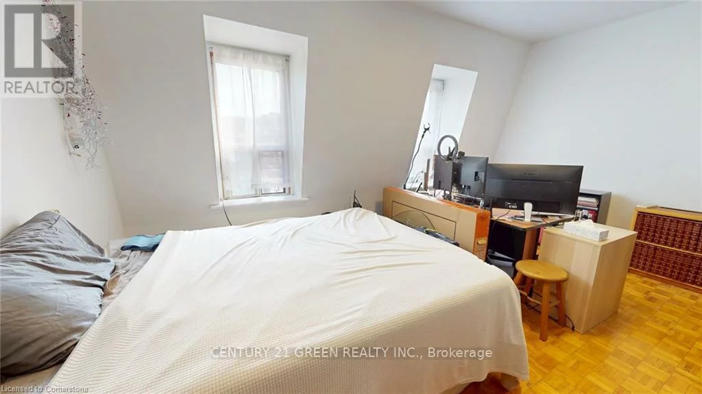 36, Mitchell, Niagara, Toronto