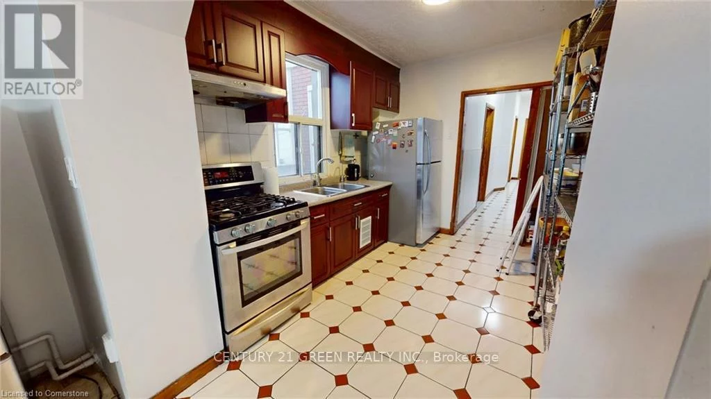 36, Mitchell, Niagara, Toronto