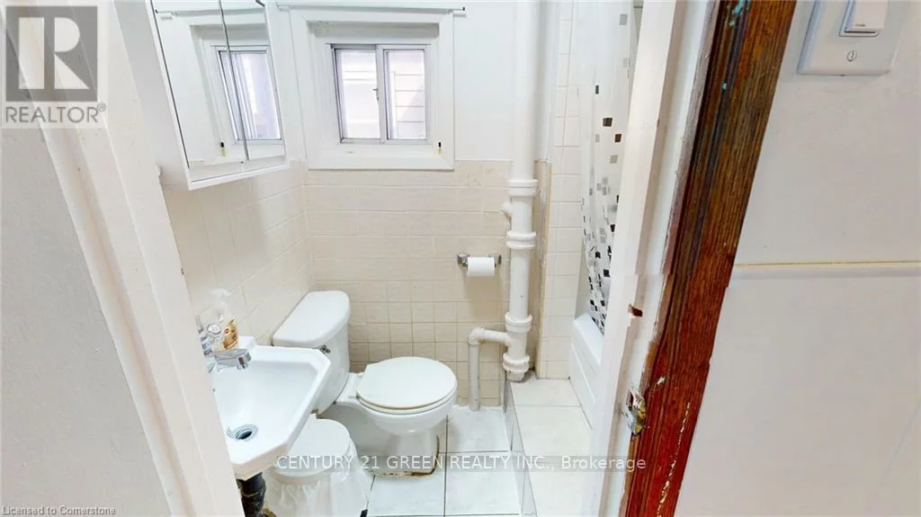 36, Mitchell, Niagara, Toronto