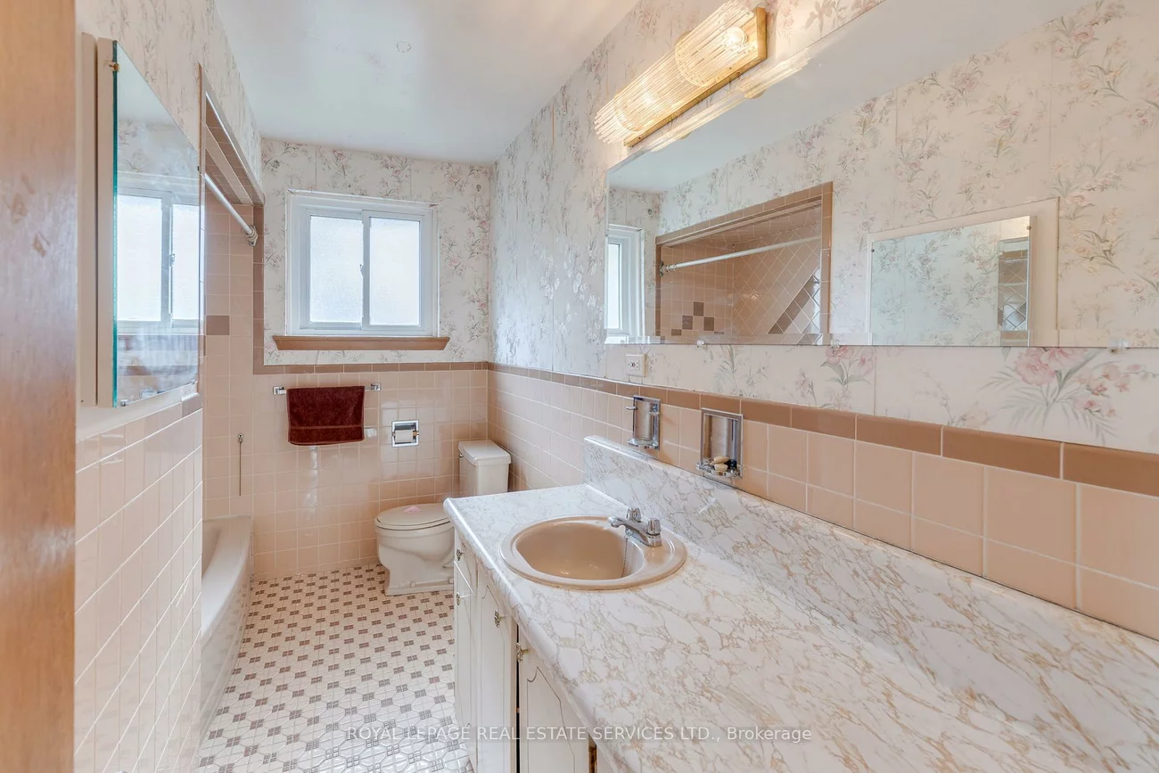 29, Doverwood, Newtonbrook East, Toronto