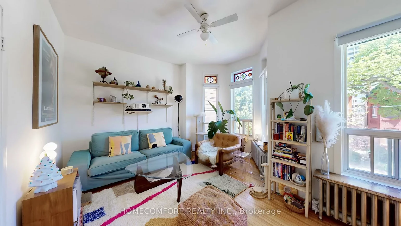 230, Robert, University, Toronto