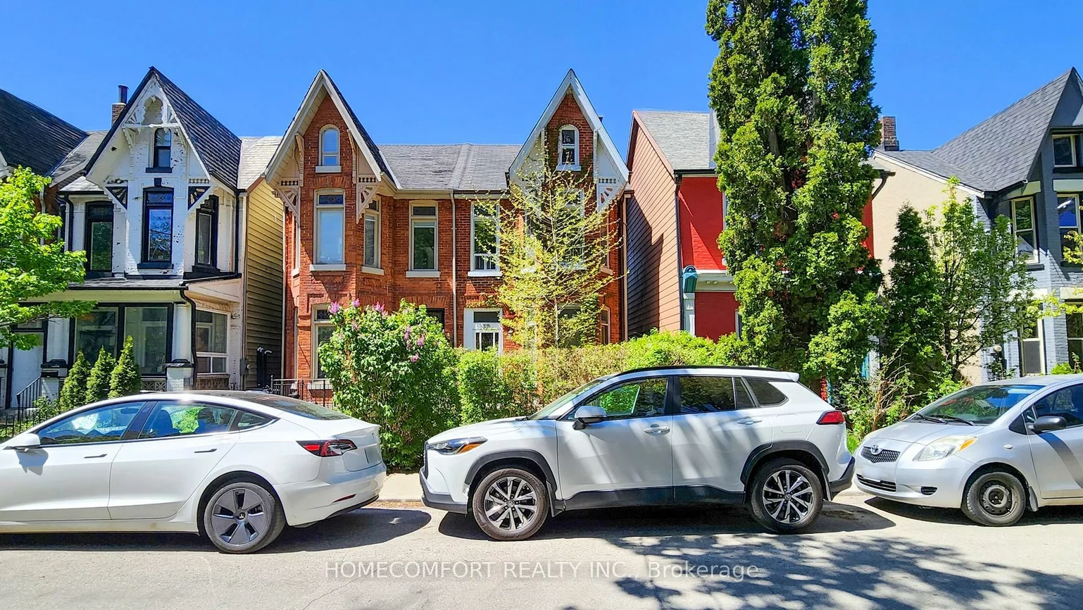 230, Robert, University, Toronto