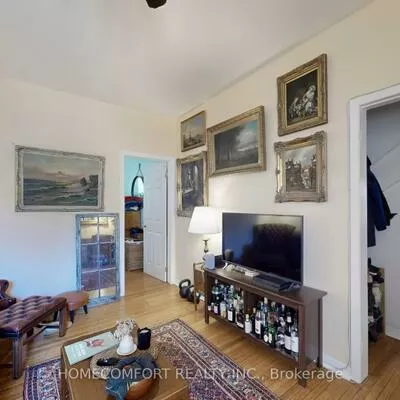 230, Robert, University, Toronto