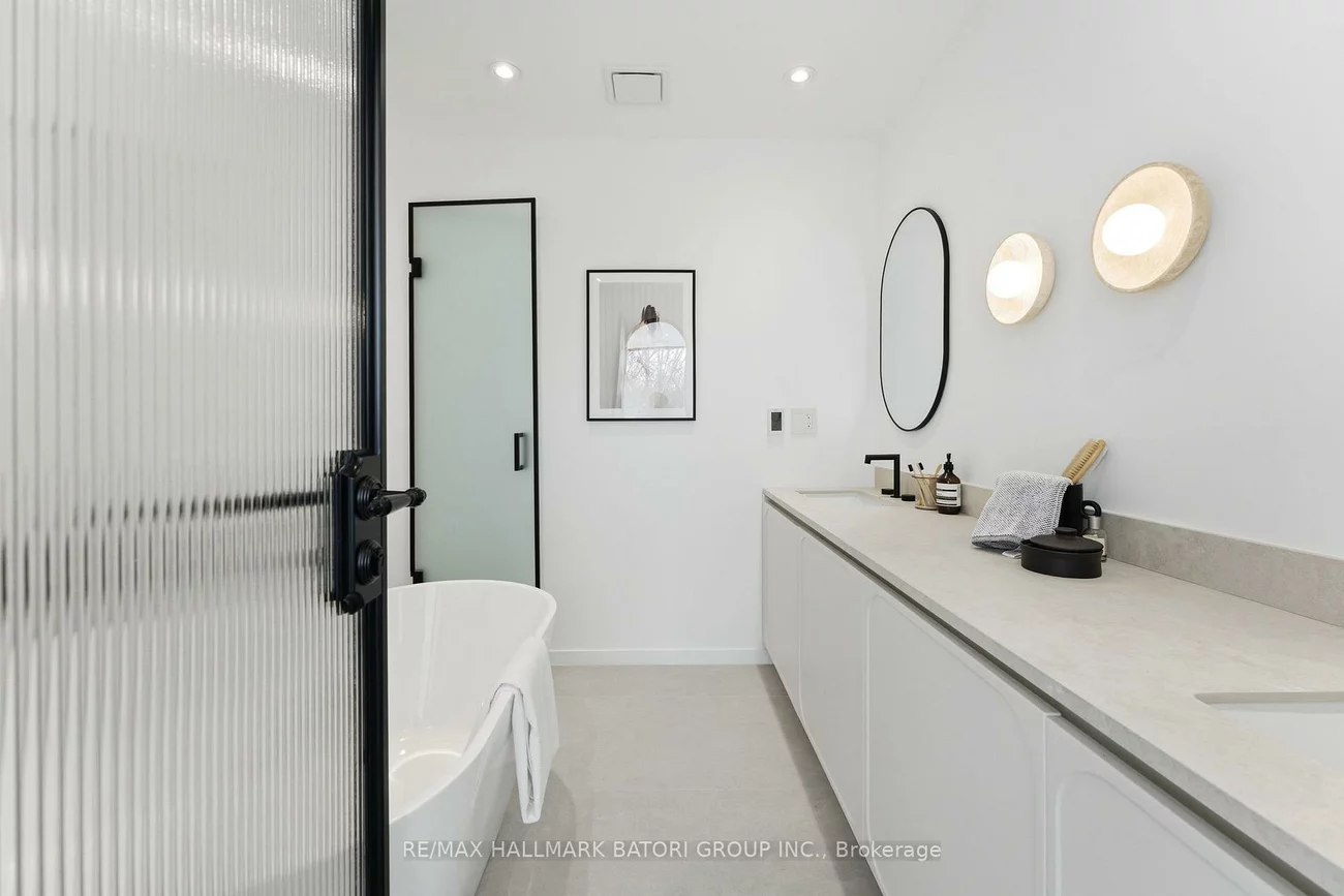 532, Duplex, Yonge-Eglinton, Toronto