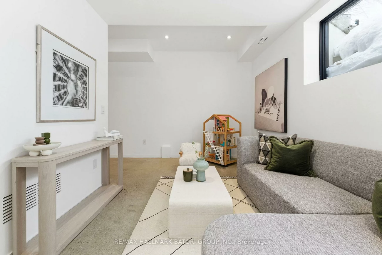 532, Duplex, Yonge-Eglinton, Toronto