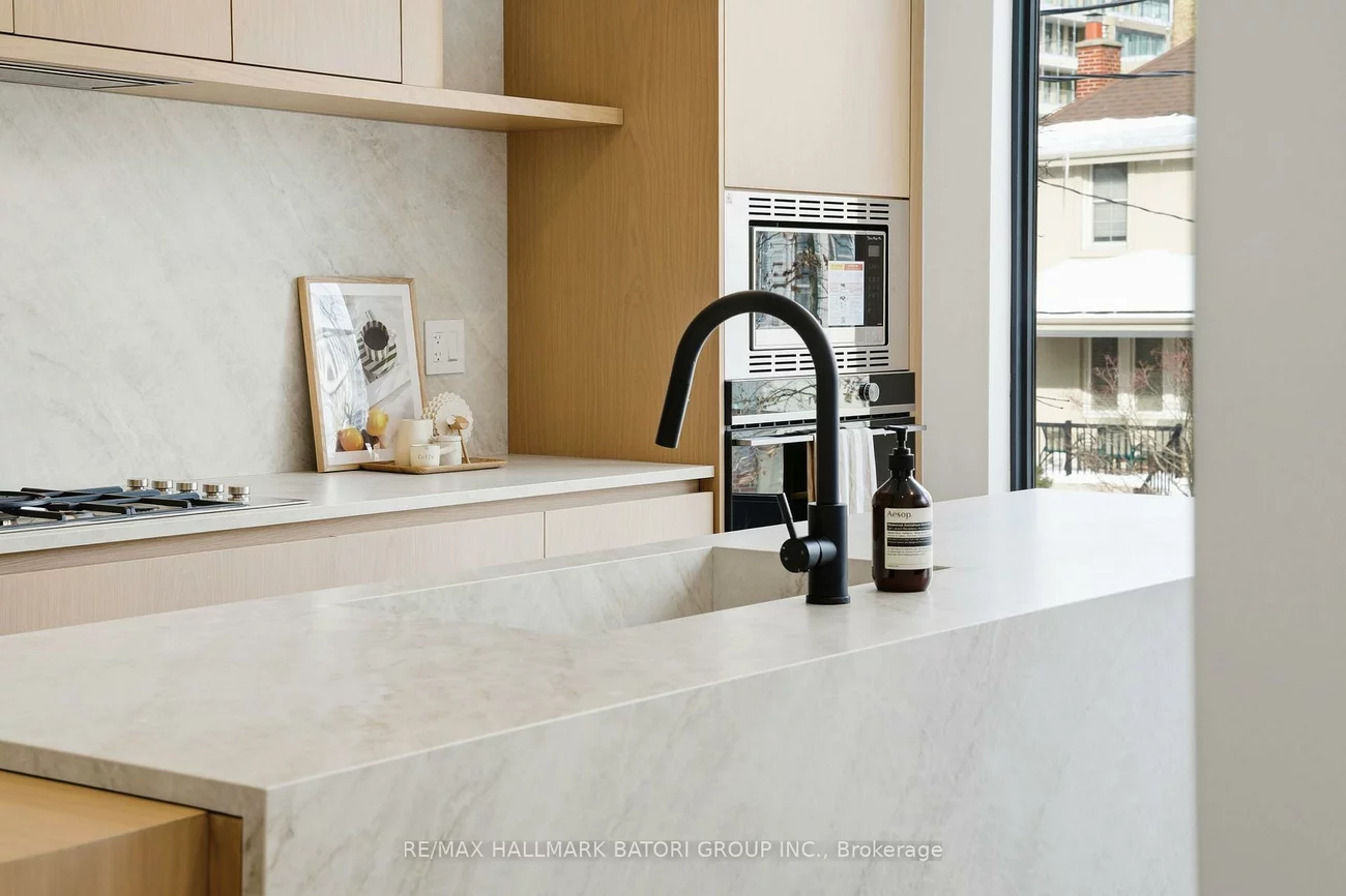 532, Duplex, Yonge-Eglinton, Toronto