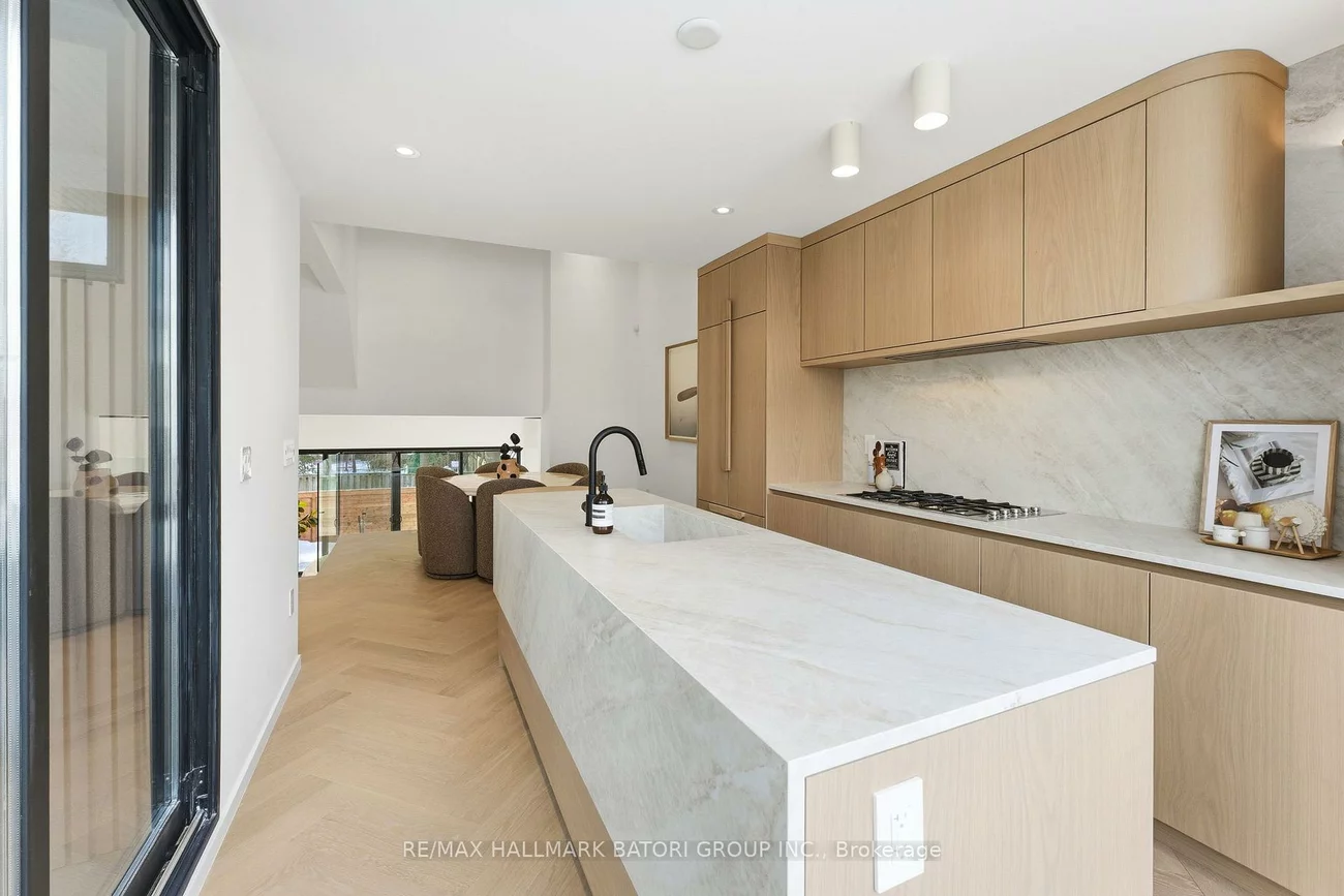 532, Duplex, Yonge-Eglinton, Toronto