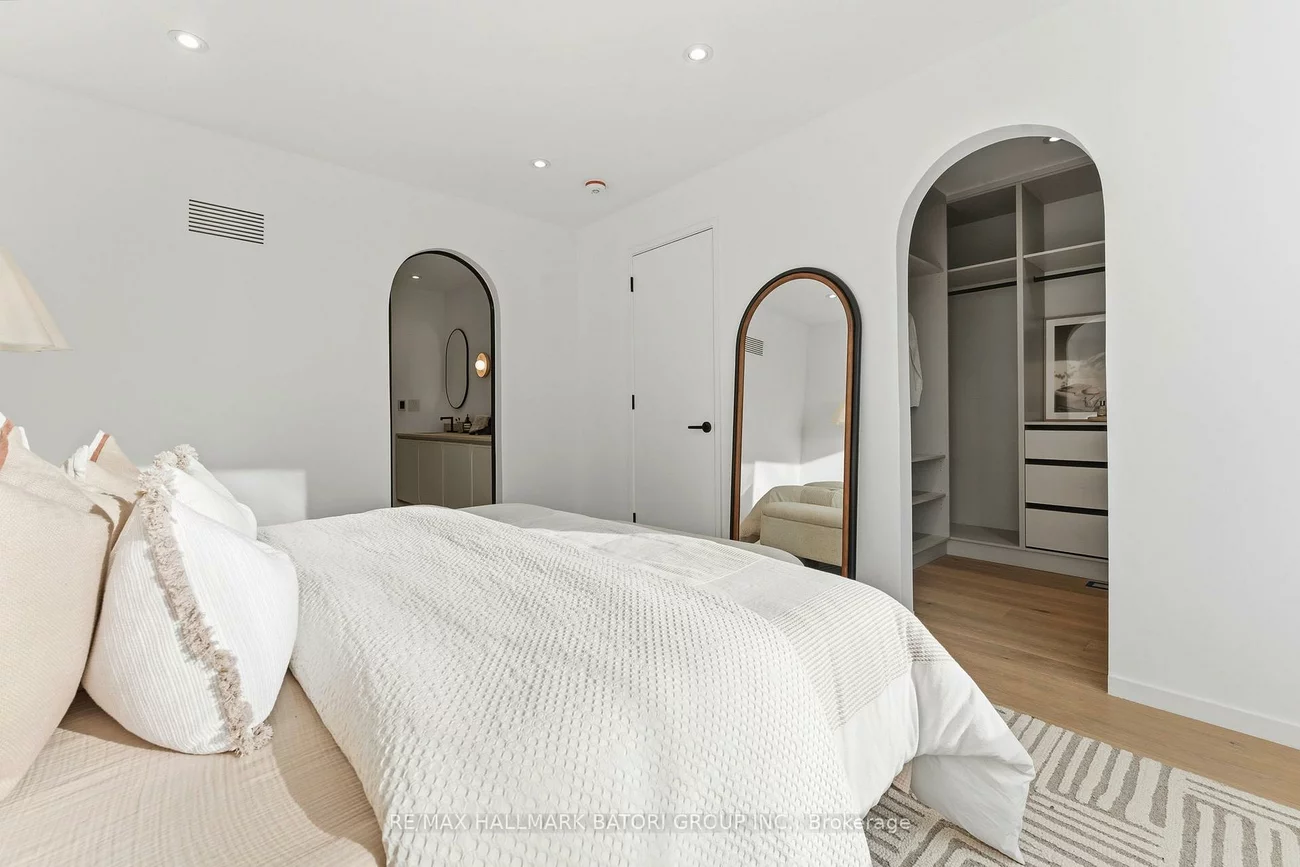 532, Duplex, Yonge-Eglinton, Toronto