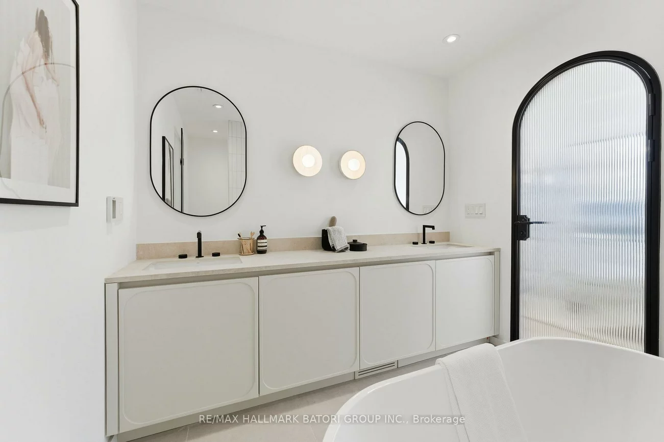 532, Duplex, Yonge-Eglinton, Toronto