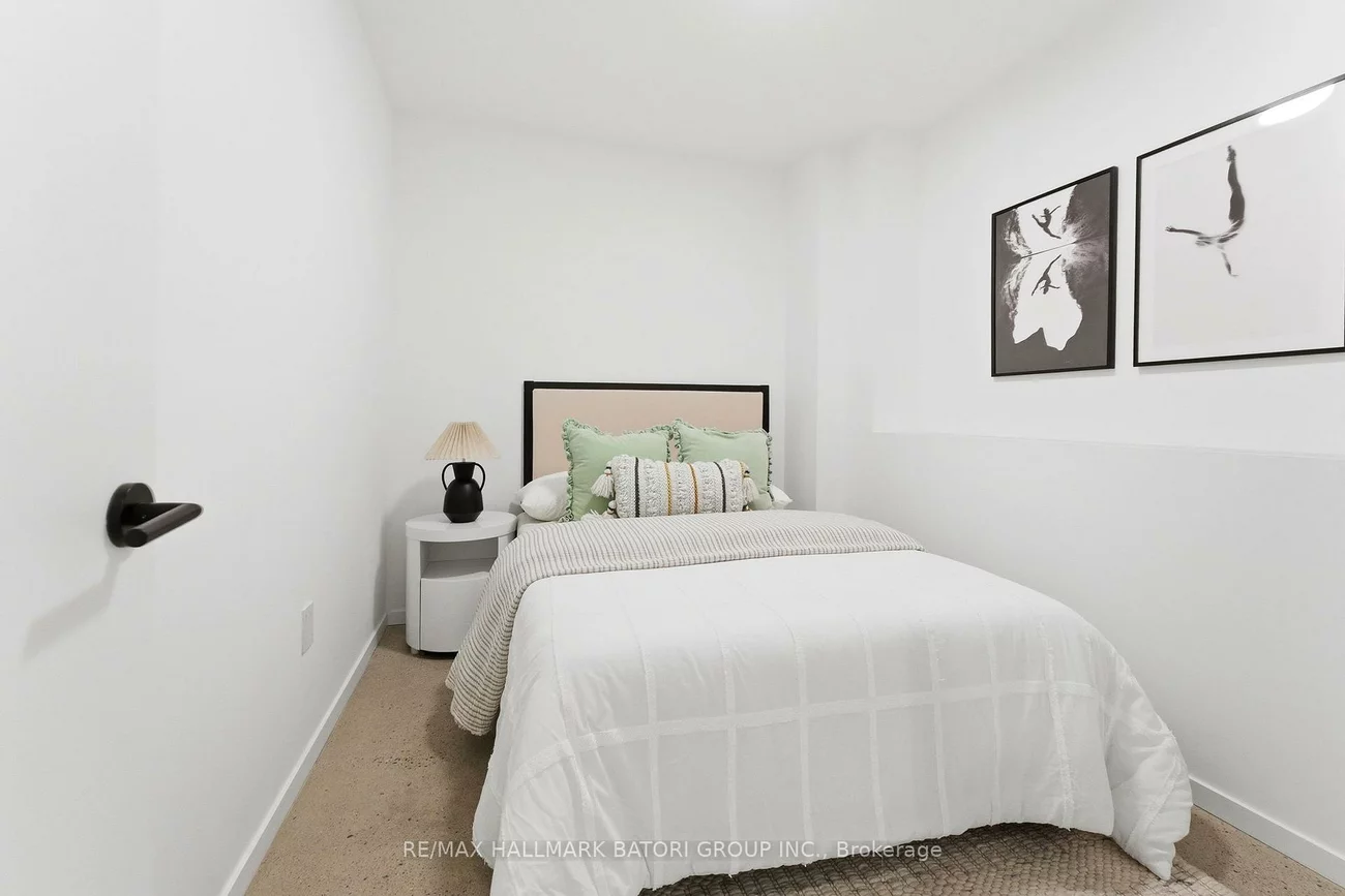 532, Duplex, Yonge-Eglinton, Toronto