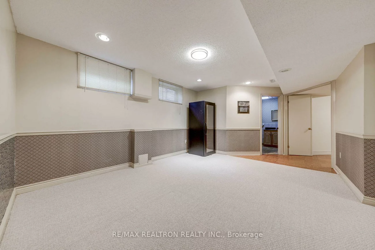 17, Lawnview, Willowdale East, Toronto