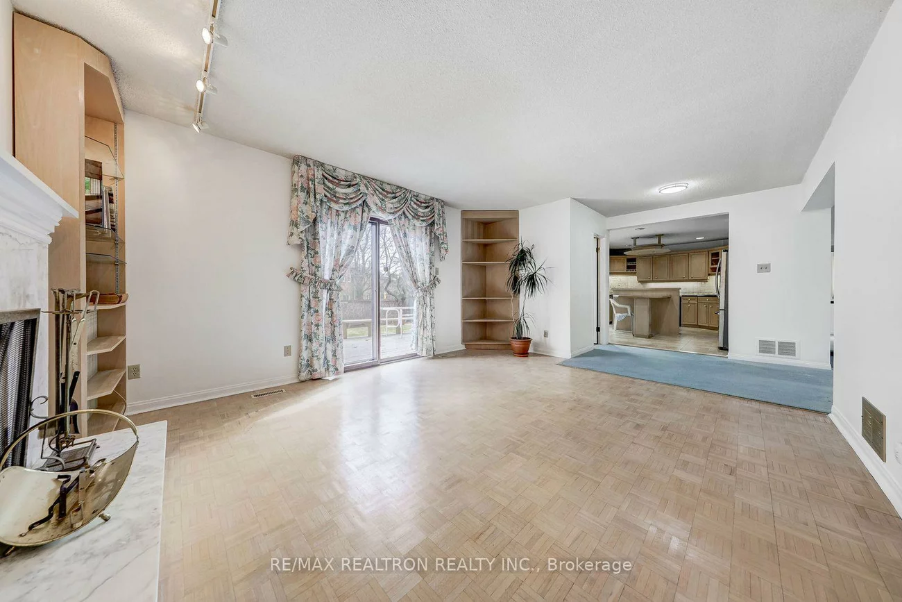 17, Lawnview, Willowdale East, Toronto