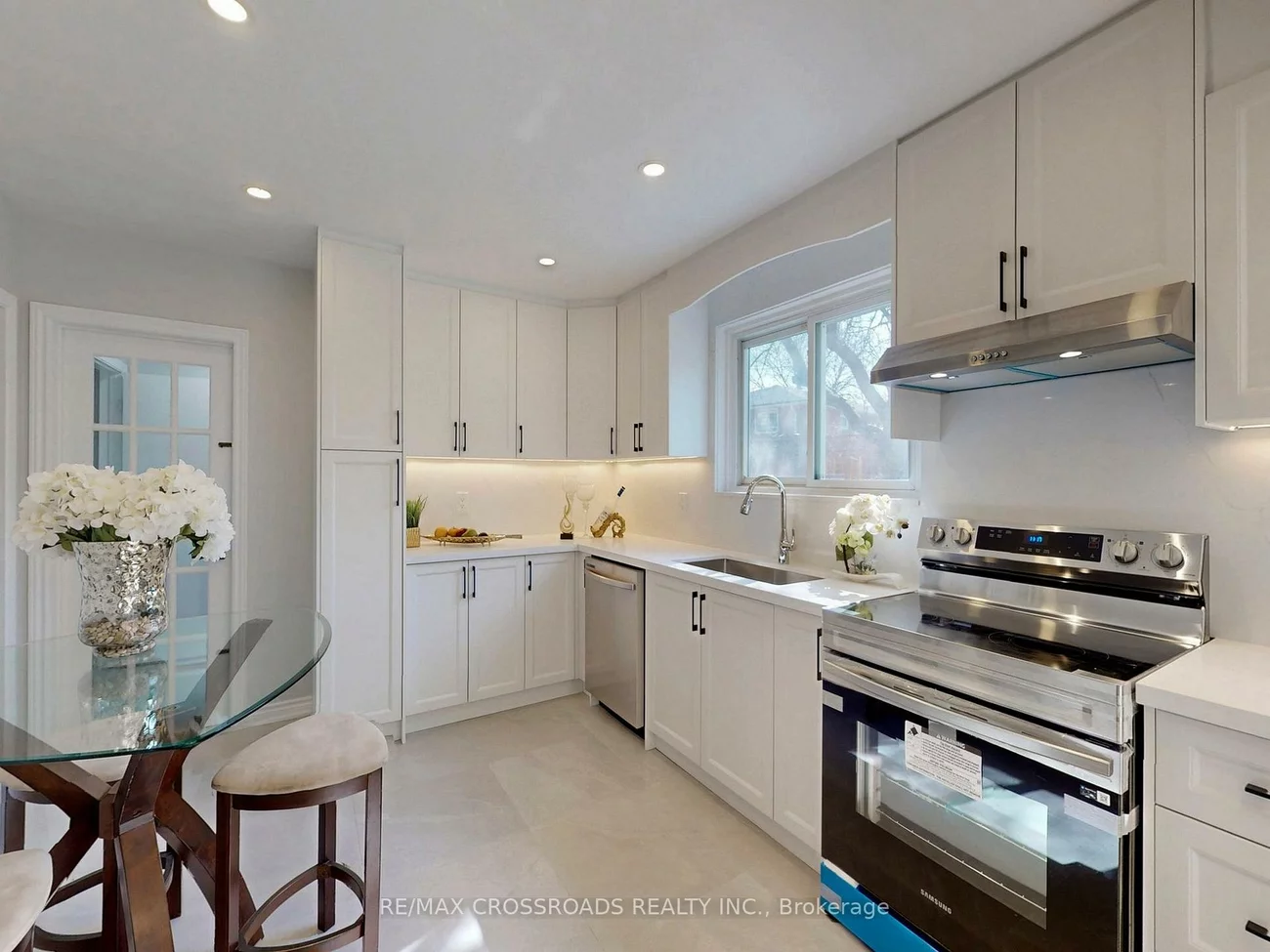 17, Ferbane, Don Valley Village, Toronto